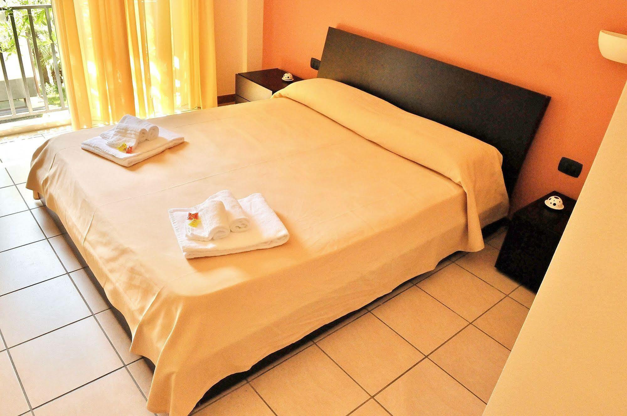 Hotel Rasula Alta Gravina di Catania Zewnętrze zdjęcie