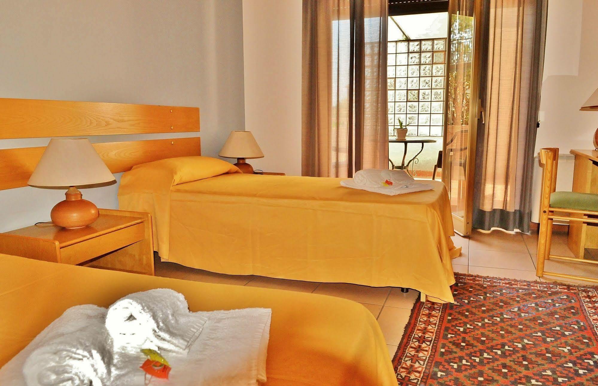 Hotel Rasula Alta Gravina di Catania Zewnętrze zdjęcie